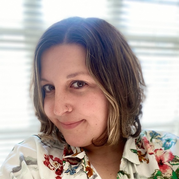 Meet your Posher, Katy - Picture 1 of 1